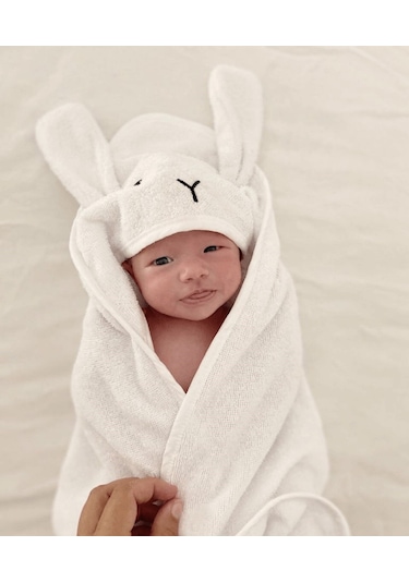 Cigit Kulaklı Tavşan Nakışlı Bebek Banyo Havlusu 75x75 Cm Ekru 75 x 75