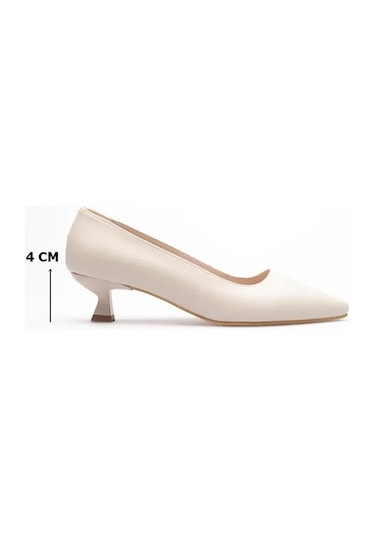 Trendella Bej Kadın Günlük Kısa Topuklu Stiletto Ayakkabı Tr20ms03b Siyah