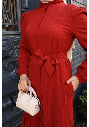 Kadın Kiremit Boydan Düğmeli Eteği Piliseli Kuşaklı Lara Keten Uzun Tesettür Elbise Kremit Kiremit