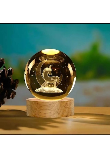 Mobgift Ay Üzerinde Unicorn Tasarımlı Usbli Ahşap Standlı Kristal Işıklı Cam Küre Renkli