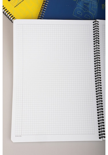 Dekomus İle Lisanslı Batman "tekli" A4 80 Yaprak Çizgili Defter
