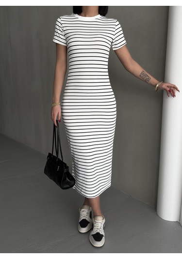 Kadın Çizgili Yırtmaçlı Esnek Uzun Örme Elbise Beyaz