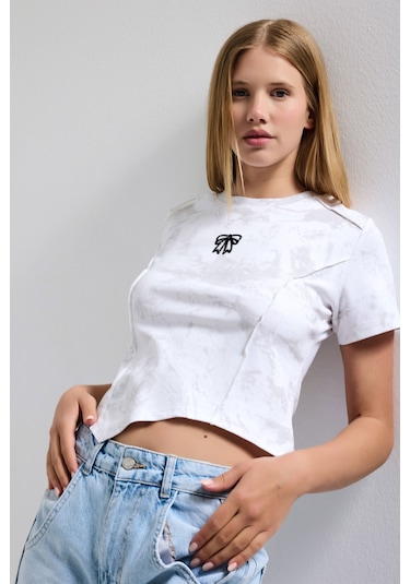 Itsbasic Kadın Beyaz W5 Özel Kumaş Elastan Crop Top