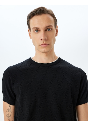 Koton Regular Fit Geometrik Dokulu Kısa Kollu Pamuklu Triko Kazak Siyah 5sam70010ht Siyah Koton Regular Fit Geometrik Dokulu Kısa Kollu Pamuklu Triko Kazak Siyah 5sam70010ht Siyah