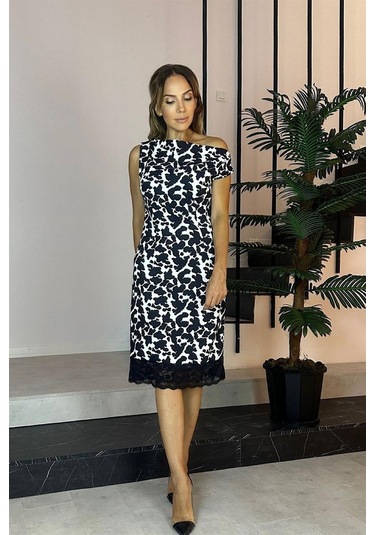 G0679 Degaje Yaka Dantel Detaylı Elbise Desenli-desenli Desenli
