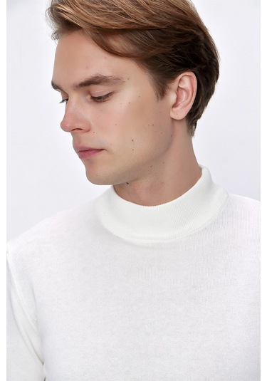 Basic Dinamik Fit Rahat Kesim Yarım Balıkçı Yaka Triko Kazak 99kc017002454 Ekru