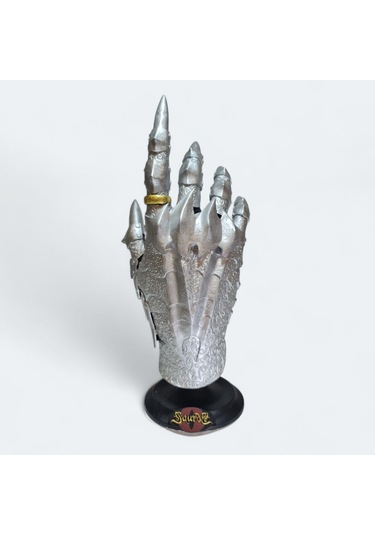 Efendisi : Sauron'un Eli