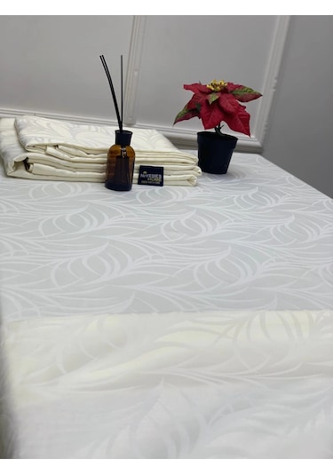 Nivemeshome 140x200 Krem Yaprak Desenli Leke Tutmaz Masa Örtüsü Krem