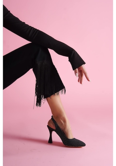 Rozalinda Siyah Puantiyeli Önü Sivri Günlük Kullanım Topuklu Ayakkabı Siyah