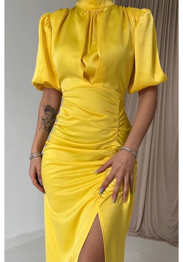 The İstanbul Sarı Büzgülü Saten Elbise Sari