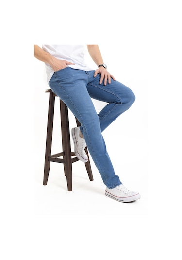 Yeni Sezon Erkek Dört Mevsimlik Likralı Regular Tam Kalıp Düz Paça Fermuarlı Yüksek Kaliteli Kot Pantolon 720-Açık Mavi Yeni Sezon Erkek Dört Mevsimlik Likralı Regular Tam Kalıp Düz Paça Fermuarlı Yüksek Kaliteli Kot Pantolon 720-Açık Mavi