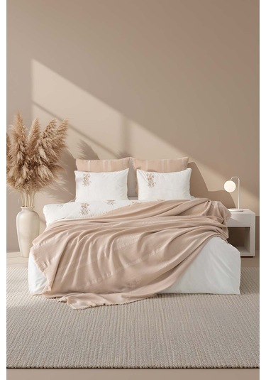 Amara Cappuccino Nakışlı Çift Kişilik %100 Pamuklu Nevresimli Pike Seti - 7 Parça Çeyiz Seti Cappuccino