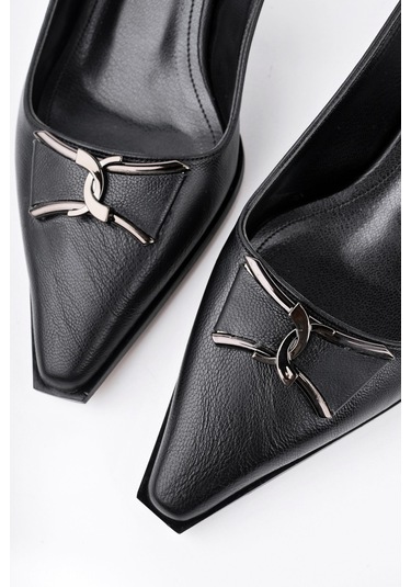 Muggo Forest Arkası Açık Toka Detaylı Günlük Klasik Topuklu Kadın Stiletto Ayakkabı Siyah