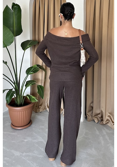 Modagen Selanik Kumaş Madonna Yaka Alt Üst Pantolonlu Takım Kahve