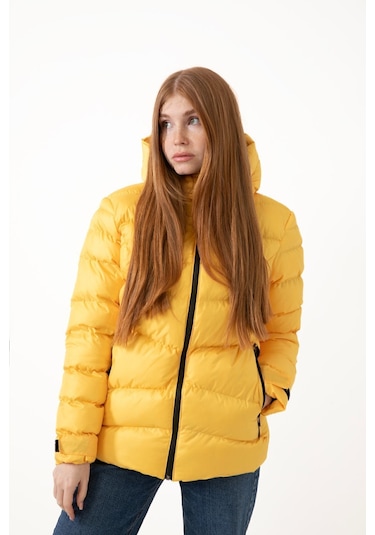 Kadın Sarı Kapüşonlu İçi Polarlı Su Geçirmez Rüzgara Dayanıklı Şişme Mont & Kaban & Parka Sarı