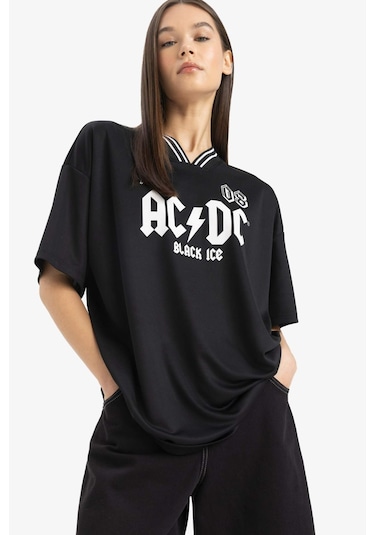 DeFacto Coool AC/DC Oversize Geniş Kalıp V Yaka Sırt Baskılı Kısa Kollu Tişört E6137AX25SMBK81