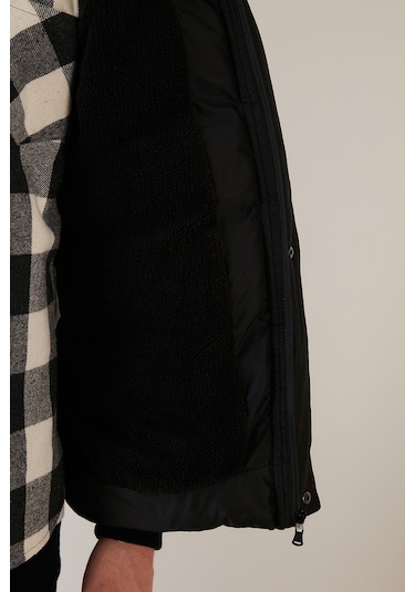 Buratti Slim Fit Çıkarılabilir Suni Tüylü Kapüşonlu Şişme Erkek Mont 5760076 Siyah-Açık Gri Buratti Slim Fit Çıkarılabilir Suni Tüylü Kapüşonlu Şişme Erkek Mont 5760076 Siyah-Açık Gri