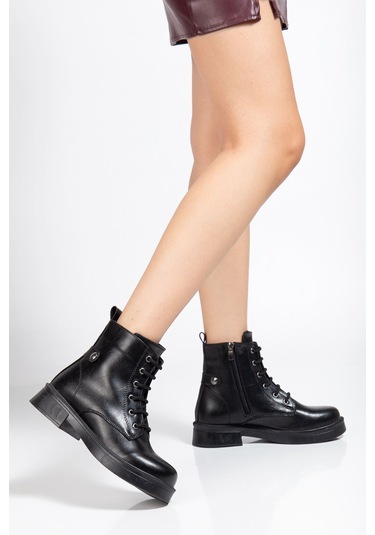 02-2003 Siyah Kırışık Rugan Bağcıklı Fermuarlı Günlük Kadın Bot Siyah