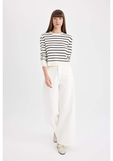 Defacto Regular Fit Yumuşak Dokulu Bisiklet Yaka Çizgili Triko Kazak C5261AX24AUER105 Ekru