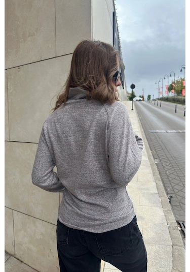 Kadın Gri & Pudra Tonlu Kendinden Desenli, Yumoş Kumaş, Uzun Kol, Düğme Detaylı, Boğazlı Bluz Pudra