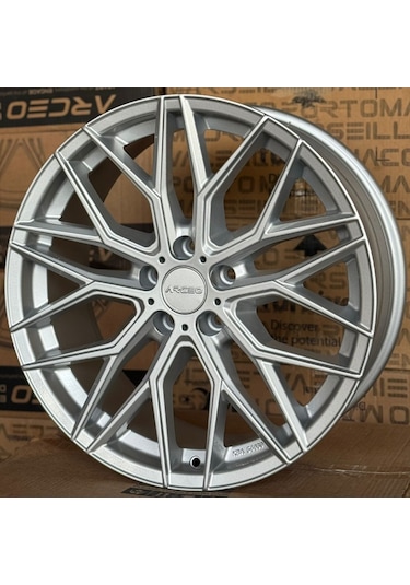 5 112 19 8.5 Et45 Ch73.1 White Silver Arceo Valencia
