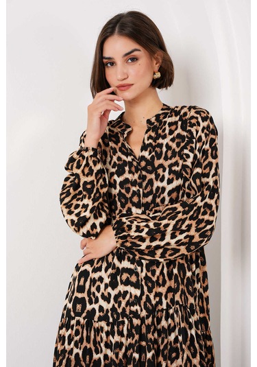 Gabria Ön Düğmeli Desenli Viskon Elbise Leopar
