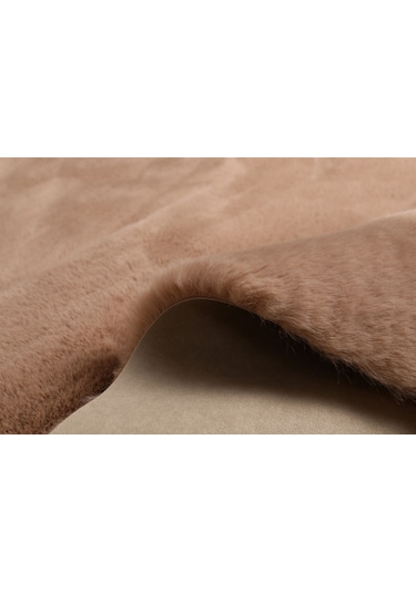 Tavşan Tüyü Dekoratif Ultra Yumuşak Post Peluş Kaymaz Halı Camel