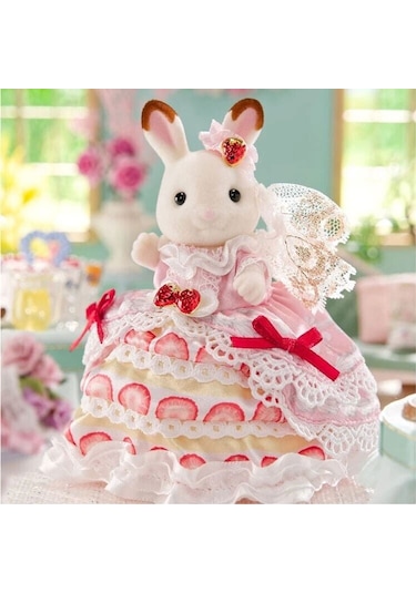 Sylvanian Families Freya Nın Doğum Günü Çilekli Pasta Elbisesi 5847