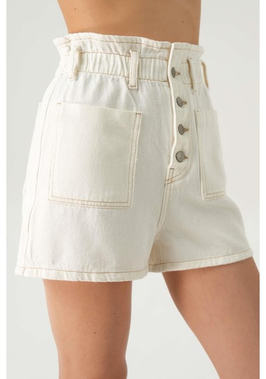 Ekru Yüksek Bel Beli Lastikli Patı Düğmeli Jean Şort C 4534-100 Ekru
