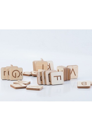 Büyük Harfler Ahşap