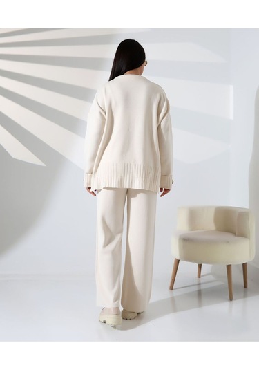 Rahat Kalıp Kol Detaylı Triko Takım Taş