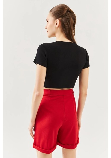 Kadın Kısa Kol Bisiklet Yaka Vücuda Oturan %100 Pamuklu Kaşkorse Esnek Crop Bluz Siyah