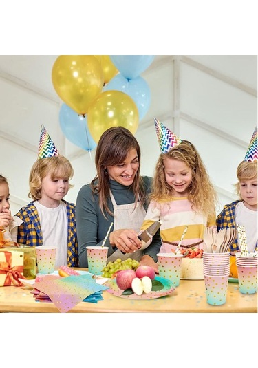 168 Parçalı Pembe Parti Malzemeleri, 24 Kişilik Tek Kullanımlık Tabaklar, Kağıt Tabaklar, Bardaklar, Peçeteler, Pipetler, Tahta Çatal Kaşıklar İçerir