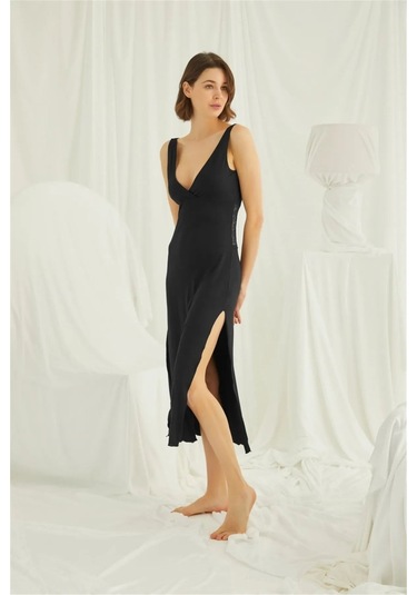 Monamise 18461 Kadın Siyah Kalın Askılı Göğüs Ve Sırt Dekolteli Dantelli Yırtmaçlı Gecelik -siyah Siyah