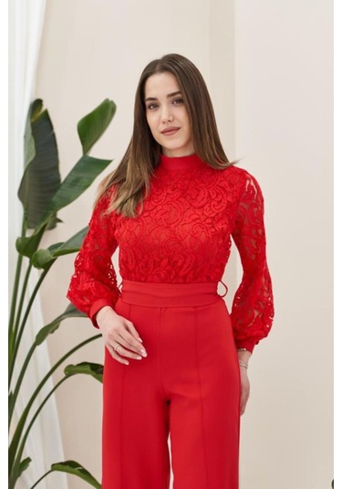Kırmızı Üstü Dantel Tulum Kırmızı