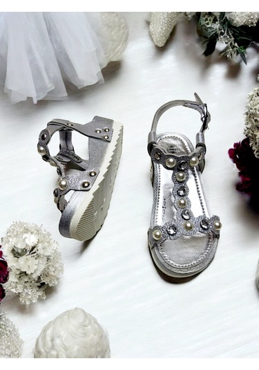 Yazlık İnci Ve Taş Detaylı Tokalı Ayarlanabilir Sandalet 001