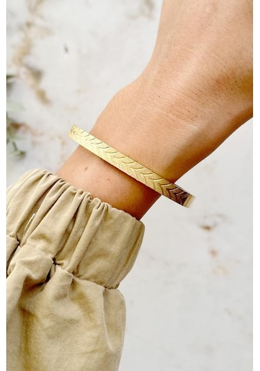 Yaprak Desenli Gold Çelik Kelepçe Bileklik Altın