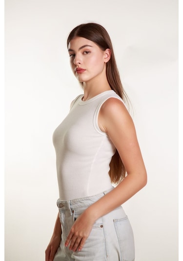 Kadın Kırıkbeyaz Fitilli Likralı Sıfır Kol Bisiklet Yaka Örme Atlet Tshirt Bluz KIRIK BEYAZ