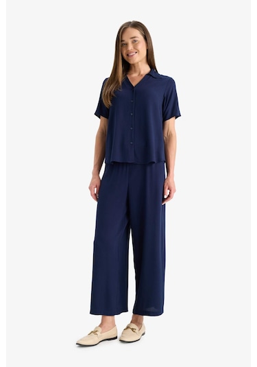 Defacto Culotte Geniş Paça Krinkıl Viskon Kapri C9565ax25smnv135 Lacivert Defacto Culotte Geniş Paça Krinkıl Viskon Kapri C9565ax25smnv135 Lacivert