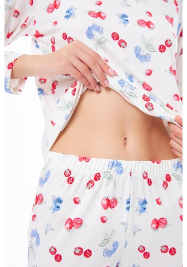 Premium Yazlık Kadın Pijama Takımı Meyve Desenli Yumuşak Dokulu Bisiklet Yaka Uzun Kollu Krem