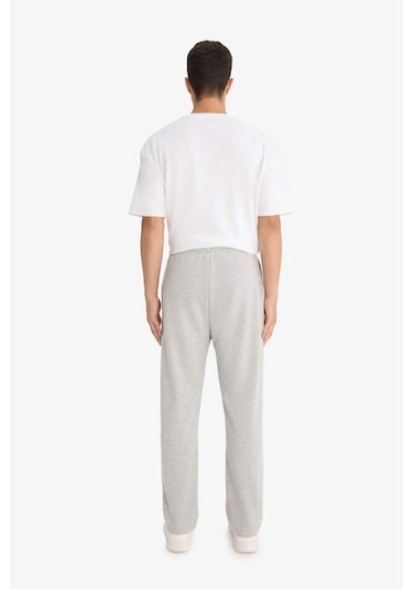 Defacto Regular Fit Basic Düz Beli Bağcıklı Düz Paça Cepli Eşofman Altı D6762AX25AU Gri Defacto Regular Fit Basic Düz Beli Bağcıklı Düz Paça Cepli Eşofman Altı D6762AX25AU Gri