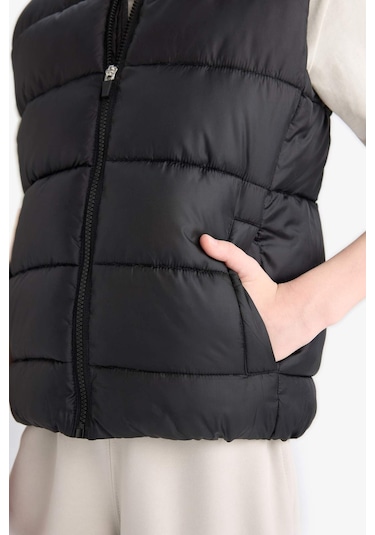 Defacto Erkek Çocuk Su İtici Kapüşonlu Yelek C4334a825aubk27 Siyah