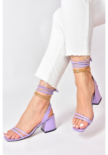 Fox Shoes Lila Kısa Topuklu Altın Zincir Detaylı Bilekten Bağlama