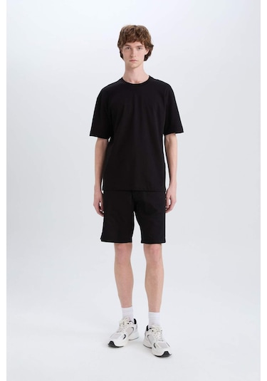 DeFacto Oversize Geniş Kalıp Bisiklet Yaka Basic Düz Kısa Kollu Siyah Tişört E6885AXNSBK81 DeFacto Oversize Geniş Kalıp Bisiklet Yaka Basic Düz Kısa Kollu Siyah Tişört E6885AXNSBK81