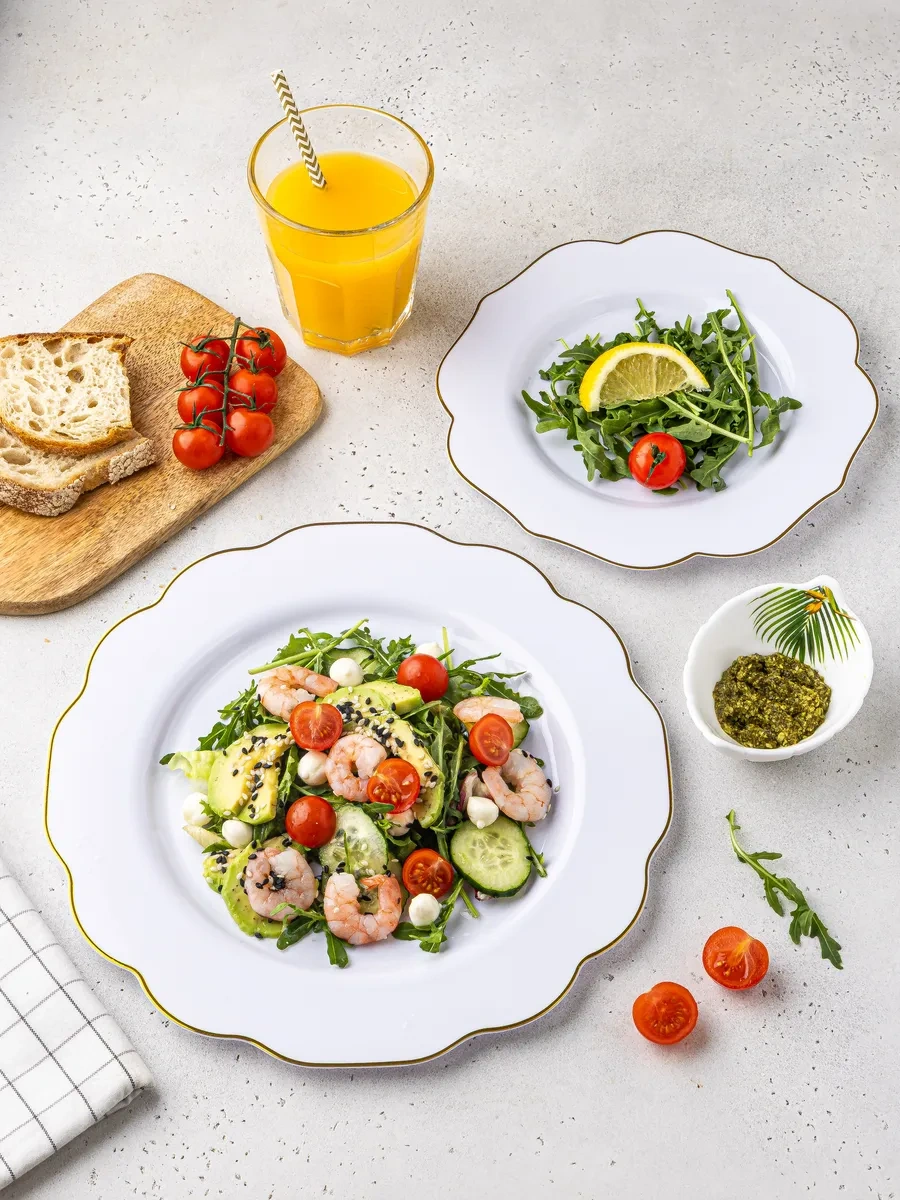 Family Co. Tek Kullanımlık Plastik Tabaklar. 20 Parça Set. 415052894 100 adet