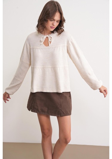 6950 Kadın Yakası Bağcıklı Pileli Triko Kazak Naturel Naturel