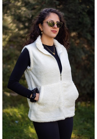 Kadın Ekru Beyaz Dik Yaka Kalın Peluş Fermuarlı Yelek 24kylkk215 001