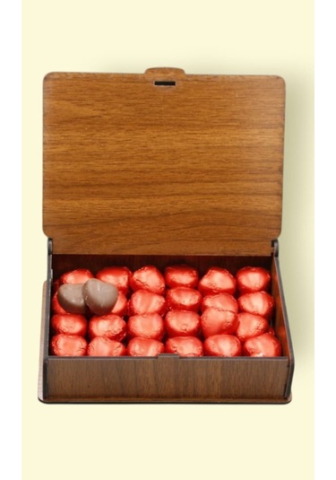 Ahşap Kutuda Hediyelik 50 Adet Kalp Çikolata Özel Günler İçin Tatlı Sürpriz Hediyelik