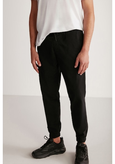 Jakob Erkek Dokuma Yıkamalı 4 Cepli Kalın Dokulu Paçası Lastikli Siyah Pantolon Jakob Erkek Dokuma Yıkamalı 4 Cepli Kalın Dokulu Paçası Lastikli Siyah Pantolon