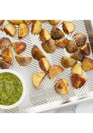 Nordicware Prism Orta Fırın Tepsisi 45 X 33 Cm - Paslanmaz Çelik